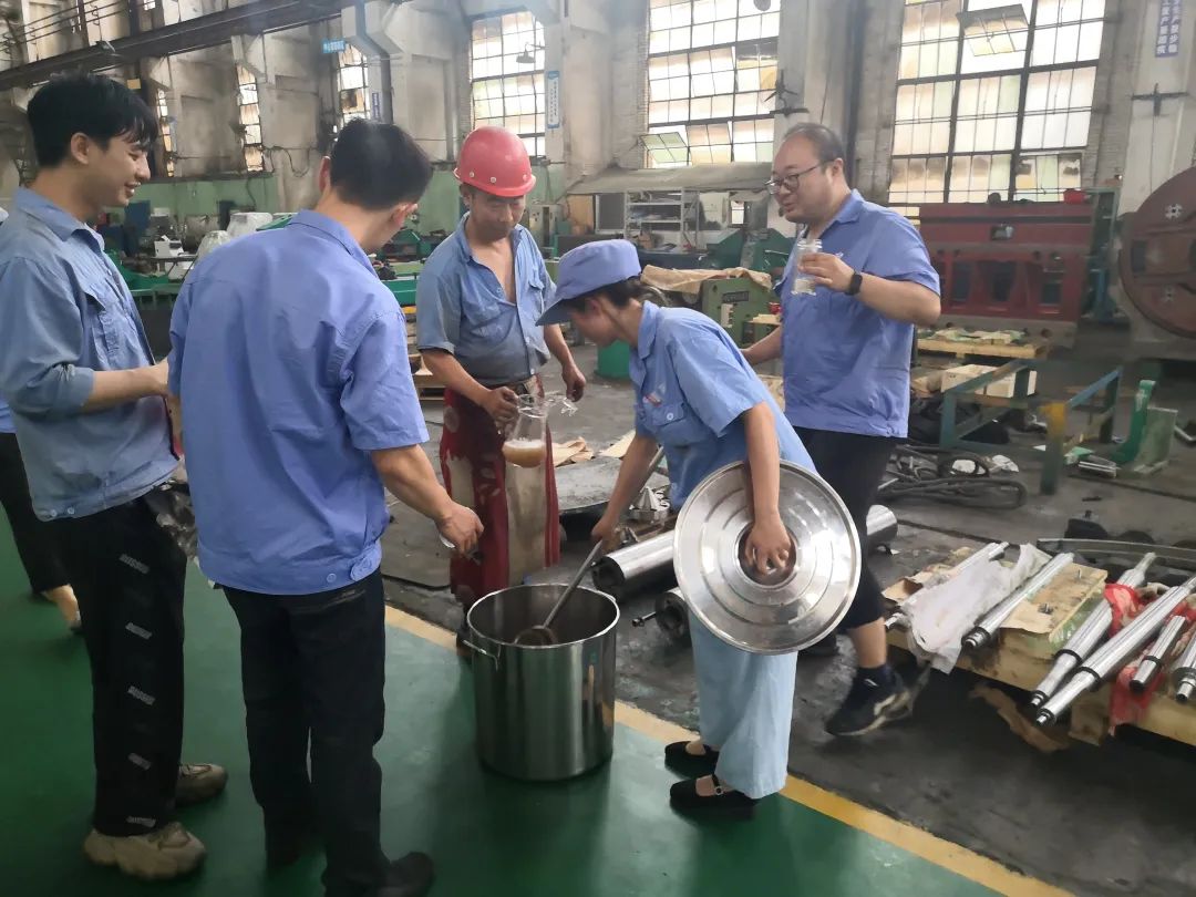 贵阳险峰：防暑降温绿豆汤 关爱职工送清凉_钱柜qg777