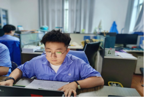 贵阳险峰：聚焦“细腻化”高效治理 夯实“进销存”数据基础 —记贵阳险峰机床有限责任公司上市前期准备事情之“数据录入”_钱柜qg777